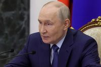 Путин дал поручение ФСБ и кабмину в связи с ограничениями мобильного интернета