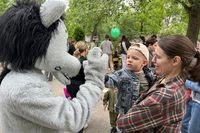Детфонд устроил праздник для детворы в Волгограде и ЛНР