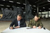 Андрей Бочаров и Александр Санчик утвердили макет памятника бойцам СВО