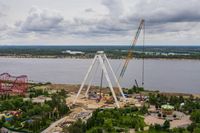Впереди – все самое зрелищное: в ЦПКиО Волгограда начнут собирать первые секции 120-метрового колеса обозрения