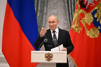 Путин удостоил наград троих волгоградцев