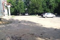 Придется платить по 50 тысяч: водителей в Волгограде массово штрафуют за парковку на незеленой «зеленке»