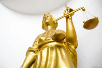 В Волжском суд обязал освободить изъятый у судьи-миллиардера из Адыгеи особняк