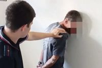 Свет погас, скандал разгорелся: волгоградец напал на полицейского во время рейда