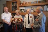 Ветерана Александра Колотушкина поздравили с годовщиной Парада Победы