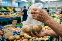 Картофель подорожал на 13%, а яйца подешевели на 5%: Волгоградстат о ценах за неделю