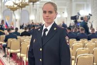 Выпускница волгоградской академии МВД посетила встречу с Путиным