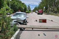 Неуступчивый водитель устроил ДТП со столбом и тремя пострадавшими в Волжском