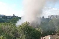 «Давай бегом оттуда!»: на юге Волгоград вспыхнул оставленный людьми дом