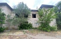 В Волгоградской области выставили на торги двухэтажные развалины