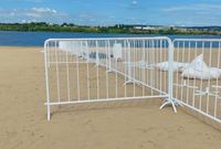 Пляж с платными шезлонгами готовится к открытию на Сарпинском
