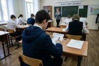 Количество стобалльников в регионе пополнилось двумя выпускниками из Волжского