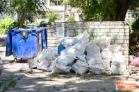 «УК не слышит ни нас, ни регоператора»: на севере Волгограда двор МКД превращается в свалку стройотходов