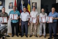 Под Волгоградом наградили активистов за новые остановки имени героев СВО