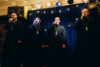 «Мы не делаем конкуренцию артистам»: священники из Волжского объединились в музыкальный квартет. Для чего им это нужно?