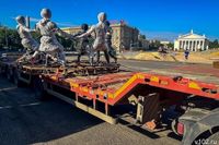 Новую скульптуру для фонтана «Детский хоровод» устанавливают в Волгограде