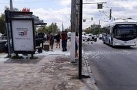 В Волгограде иномарка врезалась в остановку с людьми: есть пострадавший