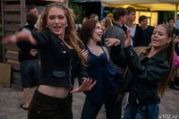 Мёрзнуть никому не пришлось: смотрим, как волгоградцы горячими танцами проводили рабочую неделю