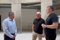 «Контракт - разорвать!»: Андрей Бочаров устроил разнос горе-строителям  на долгострое в Волжском