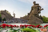 Полицию заинтересовало скандальное видео блогера с деньгами на Мамаевом кургане
