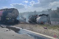 Два человека погибли в огненном ДТП с бензовозами под Волгоградом