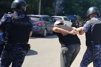 Росгвардейцы в Волгограде с коллегами-силовиками задержали условных налетчиков