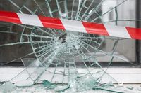 Власти Волгограда рассказали о выбитых стеклах в 8 МКД из-за атаки БПЛА