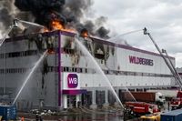 Еще один крупный логистический центр Wildberries поразили дронами ВСУ
