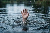 Отдыхающие спасли тонувшего мужчину в Волгоградской области