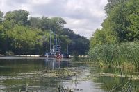Русло реки Медведица в Волгоградской области очищают от ила и песка