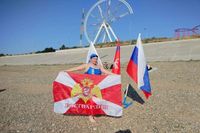 Сотрудница Росгвардии быстрее всех переплыла Волгу в Волгограде