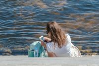 «Голыми на улицу лучше не выходить»: врач дала действенные советы для спасения от испепеляющего солнца