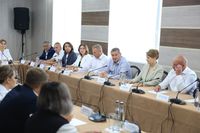 «Важно продолжать работу»: Андрей Бочаров обсудил с активом Палласовки развитие района