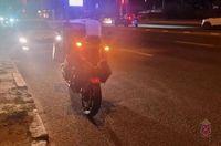 В Волгограде байкер снес электровелосипед