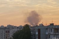 В Волгограде спасатели второй час тушат свалку в Дзержинском районе