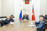 Андрей Бочаров принял участие в совещании с полпредом президента в ЮФО