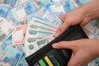 Волгоградцам рассказали, как продлить единое пособие на детей и не потерять деньги