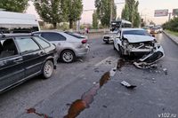 Массовое ДТП с маршруткой парализовало проспект Ленина в Волгограде