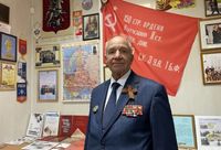 Бочаров наградил Александра Струкова медалью в честь 75-летия