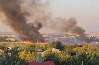 Красноармейский в огне: очевидцы засняли второй крупный пожар на юге Волгограда
