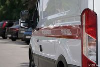 Молодой мужчина замертво упал на центральной улице Волгограда