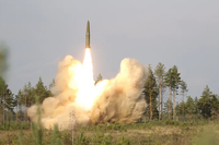 Цеха с БПЛА, комбинаты и НПЗ: ВС РФ раскрыли подробности массированного удара по Украине