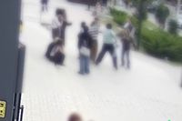 В Волгограде на бульваре Энгельса засняли конфликт подростков