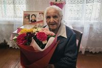Прошла через бои с фашистами на Донбассе: ветерану ВОВ Любови Ткачевой – 100 лет
