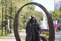 Володин с Бочаровым в Волгограде открыли сквер Говорухина