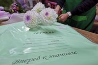 «С финансами у людей – не очень»: продавцы рассказали, сколько волгоградцы тратят на букеты к 1 Сентября