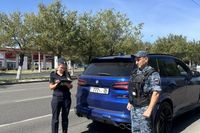 BMW с тремя семерками арестовали за долги у волгоградкой компании