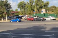 Волгоградцы встретили субботнее утро в многокилометровых очередях к АЗС