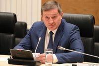 Губернатор Андрей Бочаров поздравил Сергея Собянина с госнаградой
