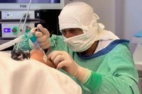 Врачи помогли теряющему голос волгоградцу